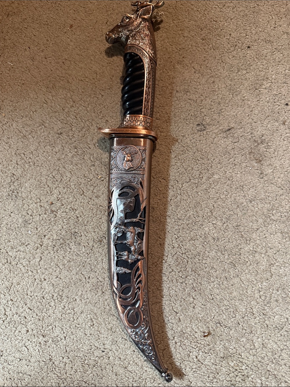 14'' DEER HUNTING KNIFE WITH SCABBARD